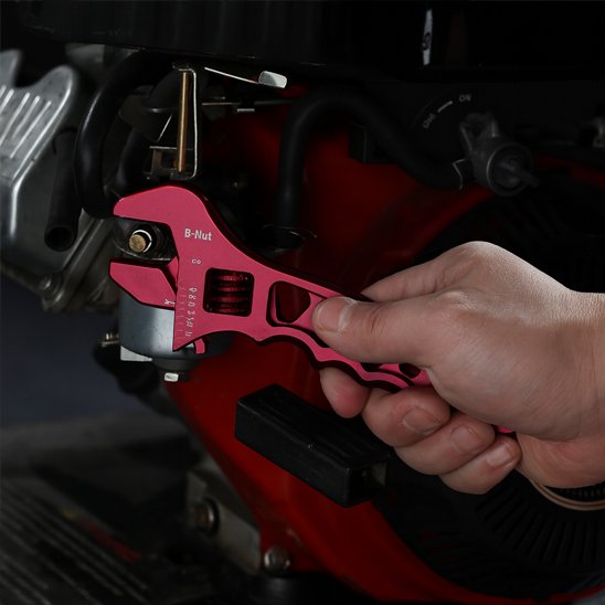 Clé à molette​ a l'action