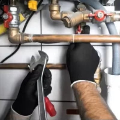 clés à molette ete travailleur