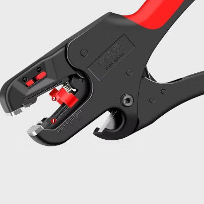 détail pince à dénuder