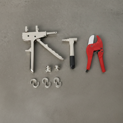 ensemble de tout le kit pince à sertir plomberie