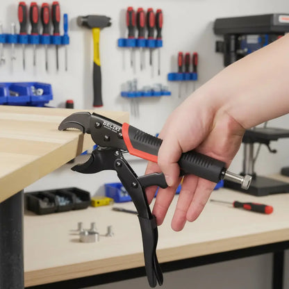 ergonomie de la pince etau industrielle dans atelier sur planche bois