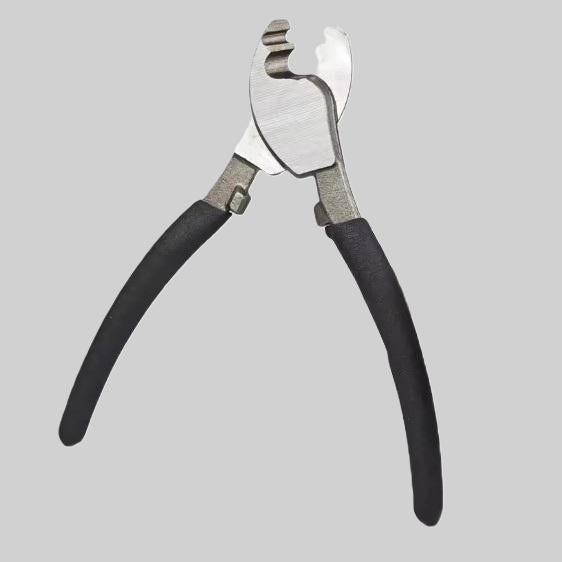 la pince coupe câble seule ouverte