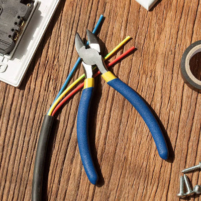 la pince coupante posée