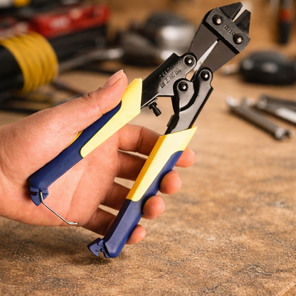 main tenant pinces coupe boulon