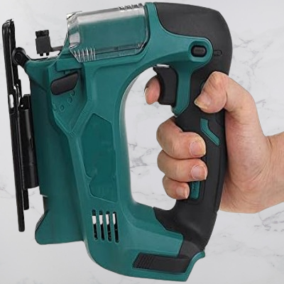 main tenant scie sauteuse