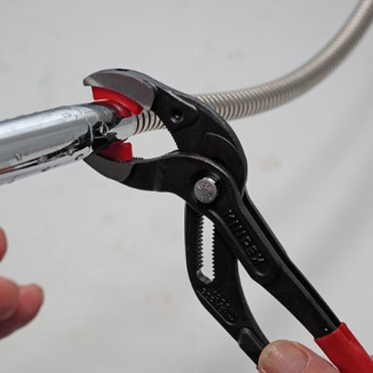 maintien objet avec pince multiprise