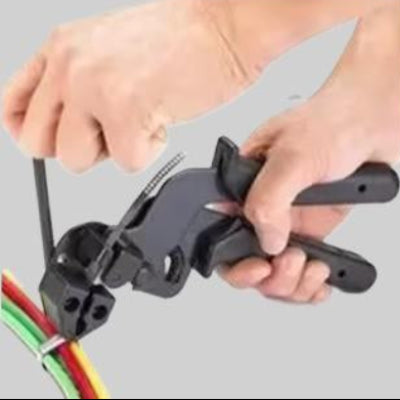 manipulation pince à sertir noire