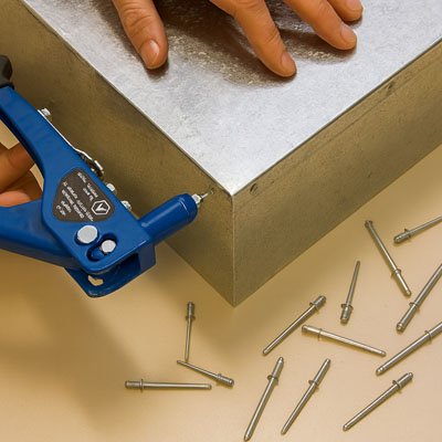 mise en place rivet aveugle
