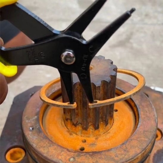 pince à circlips et clips