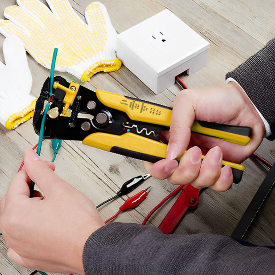 pince a denuder professionnelle electroprecision en main