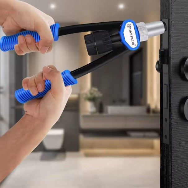 pince à rivet au travail