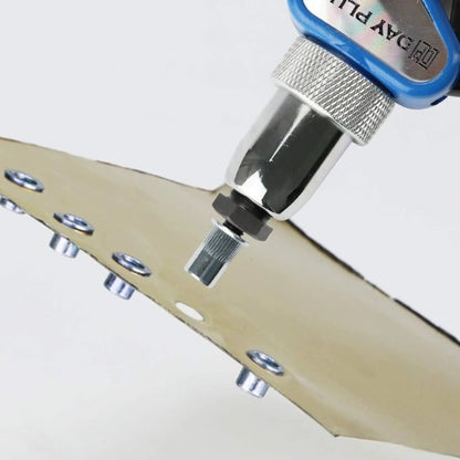 pince à rivet et rivet aveugle