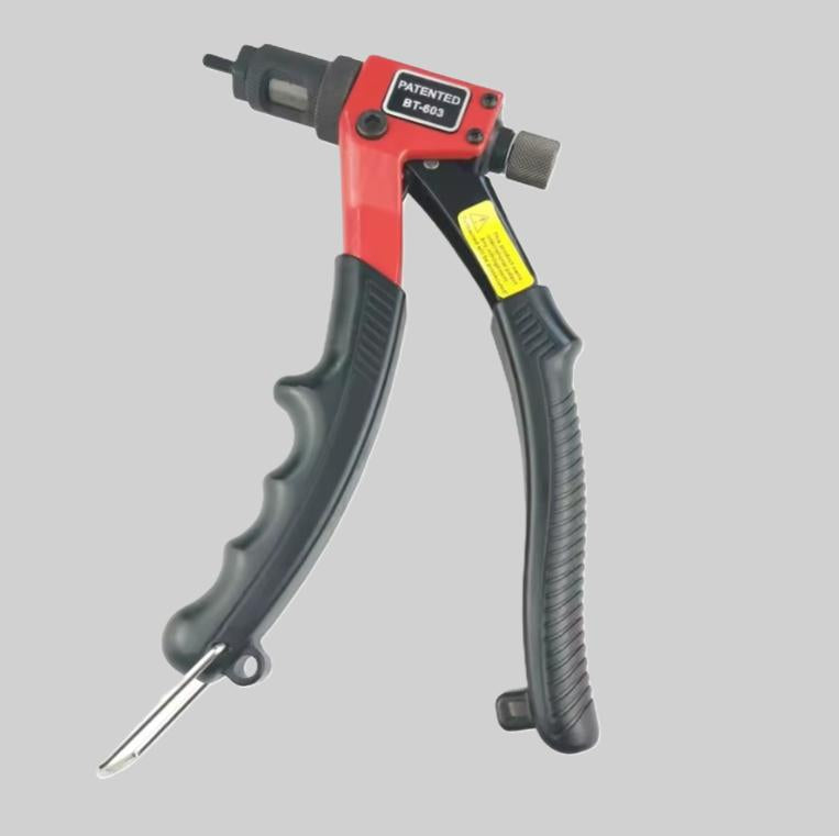 pince à riveter seule ouverte