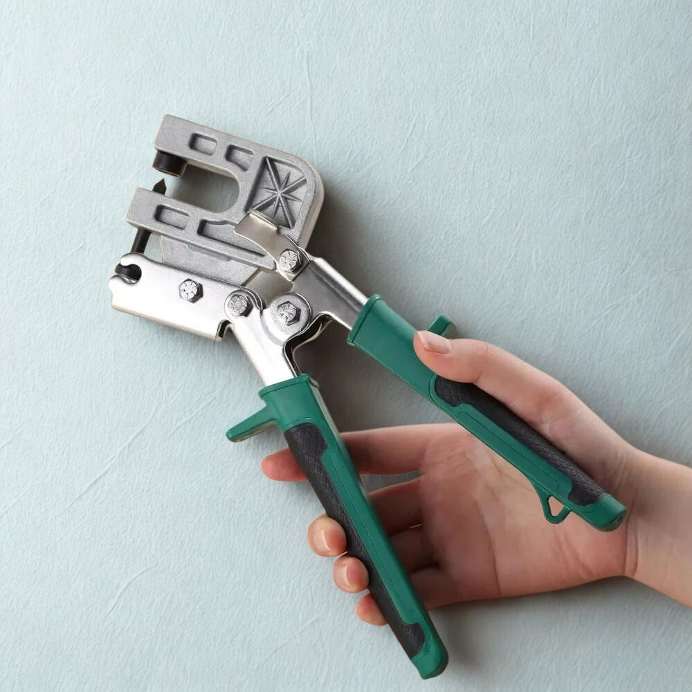 pince a sertir dans main