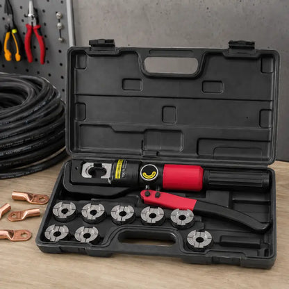 Pince à sertir hydraulique YQK-70 avec huit matrices dans sa mallette