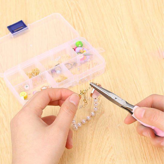 pince coupante et bijou