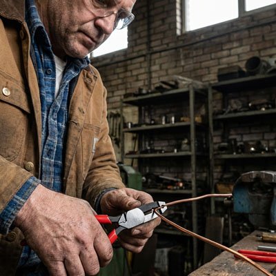 Pince coupante tordant fil