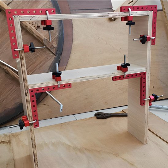 Pince de serrage et cadre bois