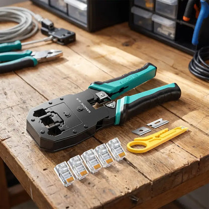 pince pour RJ45 sur table