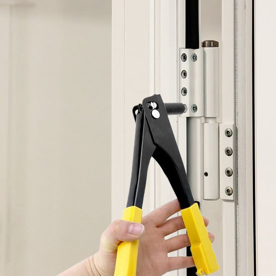 rivetage avec pince à rivet