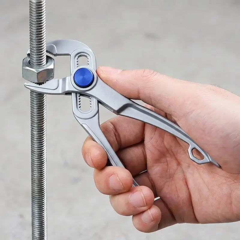 serrage écrou avec la mini pince multiprise compacte waterproof