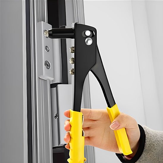 vue de la pince à rivet