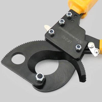 vue détail pince coupe câble